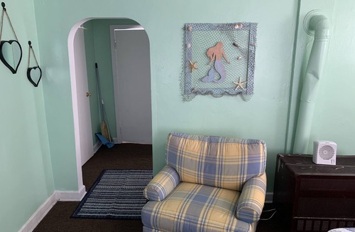 Cottage Line Apartment | Beach Side Studio #1 - Pet Friendly, WiFi, Off-Street Parking, Large Smart TV