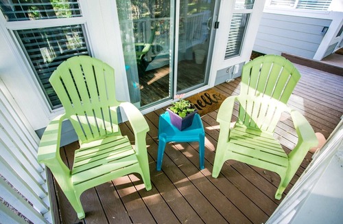 Steele Creek Cabin | Beach-view Studio Cabin - Private Porch - #10