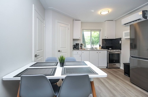 Wasaga Beach Cottage | beachfront