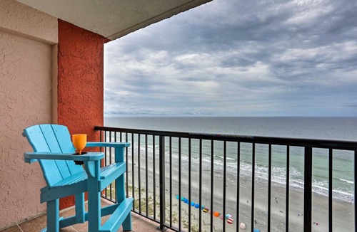 Myrtle Beach Apartment | Beachfront Myrtle Beach Condo with Resort Access!