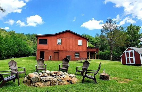 Rileyville Cabin | Bear Bluff- pet friendly home on the river!