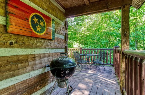 Wears Valley House | Bear Hug Too Cabin