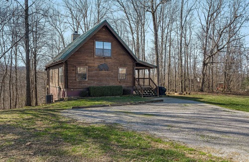 Byrdstown Cabin | Bear Necessities is near East Port Marina on Dale Hollow Lake Tennessee