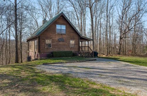 Byrdstown House | Bear Necessities located near East Port Marina & Dale Hollow