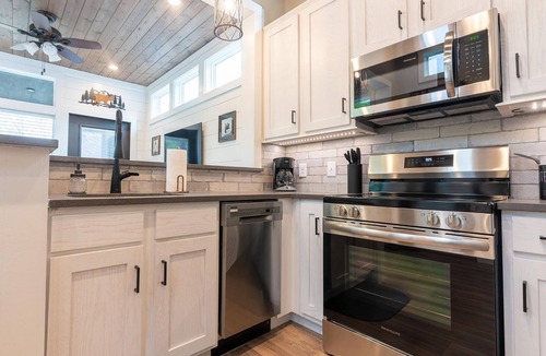 Bryson City Ski Chalet | Bear River Tiny Luxury Living with River Views