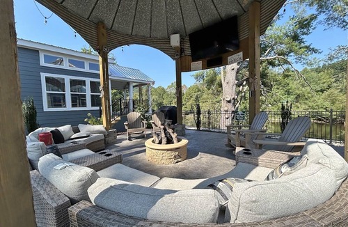 Bryson City Ski Chalet | Bear River Tiny Luxury Living with River Views
