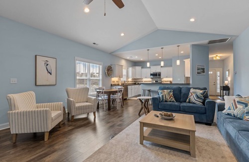 Morehead City House | Beaufort Bungalow- Dog Friendly & Golf Cart Available