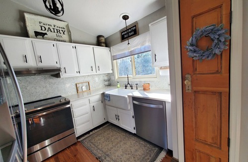 Fletcher House | Beautiful 4BR/2BA Minutes to Asheville Airport/Agriculture Center/Sierra Nevada
