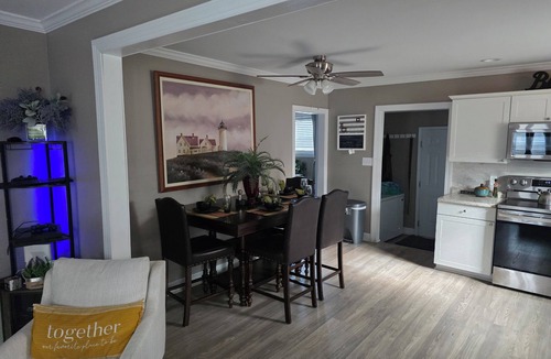 Cascade House | Beautiful and cozy 2 bedroom cottage in quite area of Eden. Fully fenced.