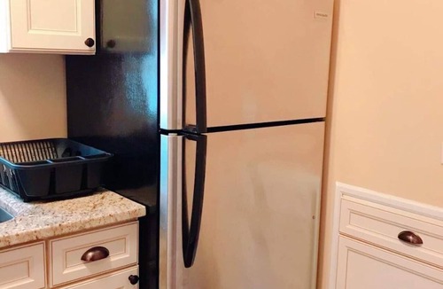 Greensboro Apartment | Beautiful apt Downtown perfect for long term stays