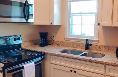 Greensboro Apartment | Beautiful apt Downtown perfect for long term stays