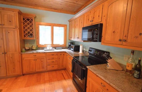 Reed Creek House | Beautiful fall views on Lake Hartwell! Quiet cove! Everything you need to relax!