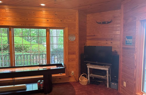 Reed Creek House | Beautiful fall views on Lake Hartwell! Quiet cove! Everything you need to relax!