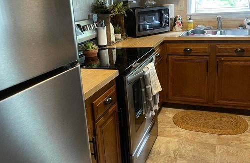 Monticello House | Beautiful home with large yard and lots of room!