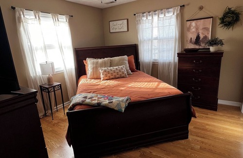 Monticello House | Beautiful home with large yard and lots of room!