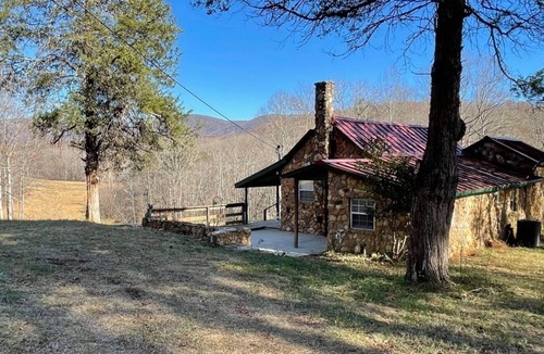 Ararat Cabin | Beautiful mountain rock cabin with 47 acres of private walking trails to enjoy