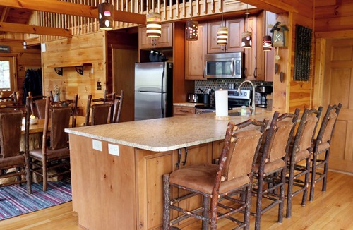 Townsend Cabin | Beautiful mountain sunrise view at Cobblestone Manor