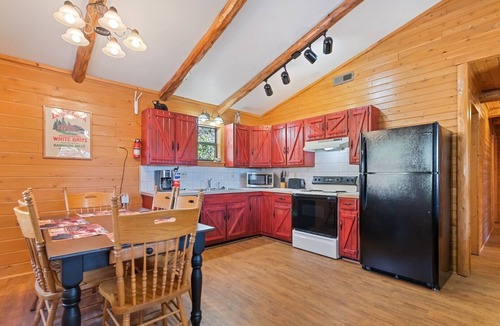 Bryson City Cabin | Beautiful Mountain Views with Outdoor Hot Tub & Indoor Whirl Pool!