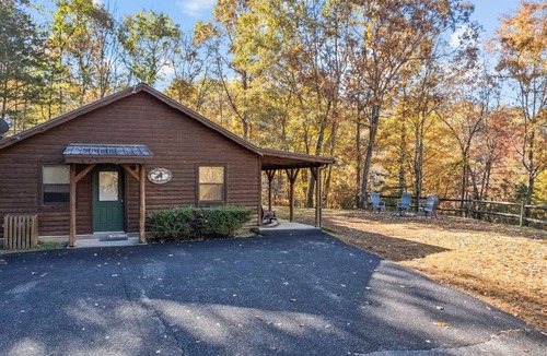Bryson City Cabin | Beautiful Mountain Views with Outdoor Hot Tub & Indoor Whirl Pool!