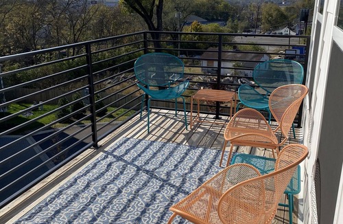 Talbot's Corner Condo | Beautiful Nashville Condo featuring Dolly Parton lounge!