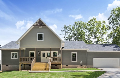 Salem House | Beautiful new construction in Turtle Head community on Lake Keowee