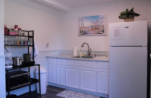 Waves Apartment | Beautiful new property, great location.