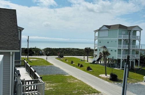 North Topsail Beach House | Beautiful Ocean/Sound View linen included