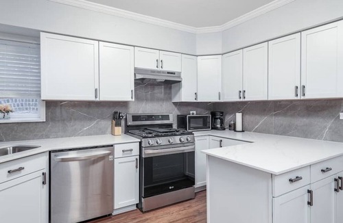 Old Town Hotel | Beautiful, Remodeled Penthouse Unit in Old Town!