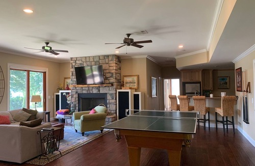 Seneca House | Beautiful Waterfront Retreat on Lake Keowee W/Clemson game day parking pass