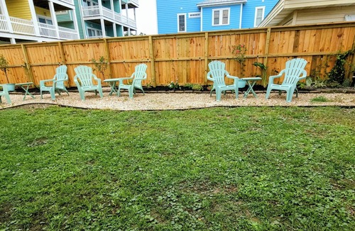 Wilmington Beach House | Beautifully updated ground-level cottage just steps from the beach!