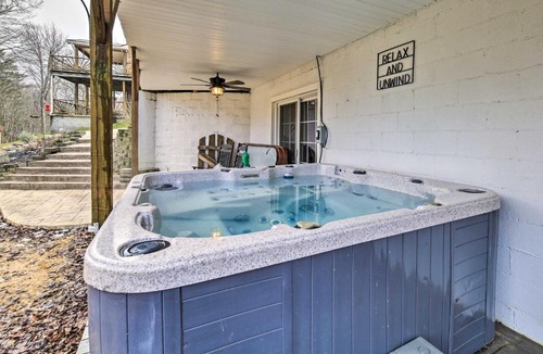 Eccles Apartment | Beckley Studio w/Hot Tub, 4 Mi to WVU Tech!