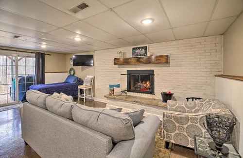 Eccles Apartment | Beckley Studio w/Hot Tub, 4 Mi to WVU Tech!