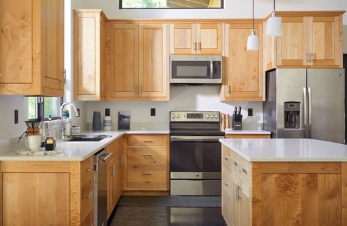 Bellingham Cabin | Bellingham Meadows- with hot tub and king size bed