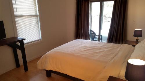 Lerona House | Bent Mountain Ledge Inn