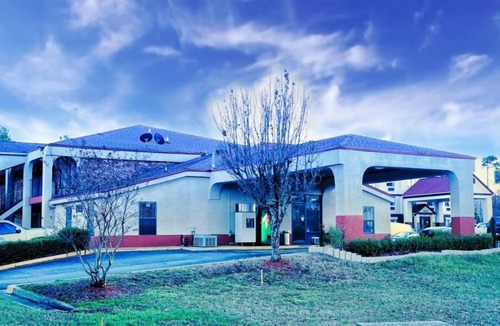 Augusta Hotel | Best Inn