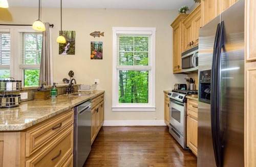 Bear Lake Reserve Condo | Best of Bear Lake | Pool Golf Lake & Mtn Views