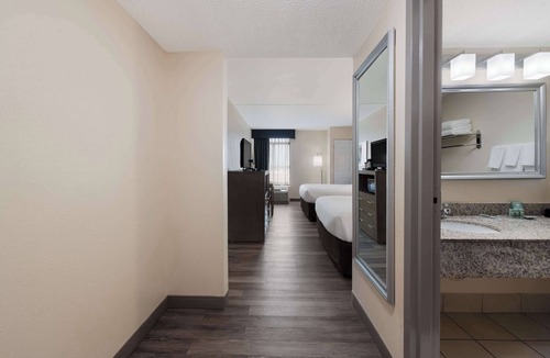 Coliseum Central Hotel | Best Western Hampton Coliseum Inn