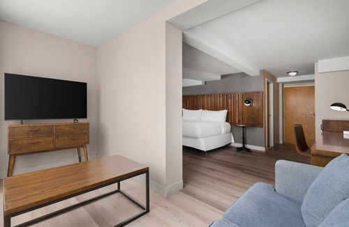 Plainview Hotel | Best Western Premier Plainview-Long Island Hotel