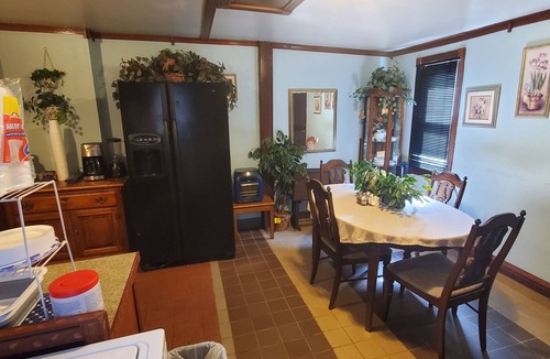 Near Eastside House | Big Beautiful House Close to Downtown Indianapolis with outdoor firepit