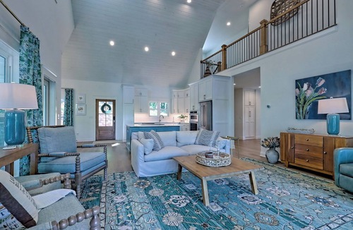 Hiawassee House | Big Oak Bungalow by Chatuge Home Concierge | Lake House · Private Dock · Hot Tub · Ping Pong · Fireplace