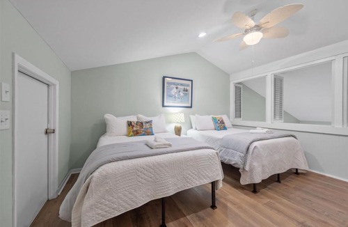 Surf City Apartment | Birds Nest Ocean View Condo w Balcony
