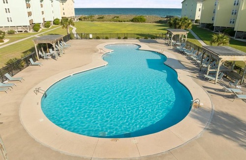 Surf City Apartment | Birds Nest Ocean View Condo w Balcony