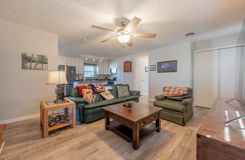 Blacksburg House | Bishop Ridge Retreat in Blacksburg: quiet country views, 7 mins to downtown, deck and cozy stove.