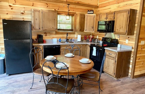 Townsend Cabin | Black Bear Retreat 2Bed 2Bath Cabin Peaceful Retreat