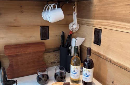 Grantsboro Cottage | Blanc Du Bois Cottage 2 -Vineyard Farm Stay 20 Min to Downtown New Bern/Oriental