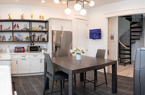 Georgetown House | Bleubird West Suite 🕊️Luxury Stay -Walk to Downtown