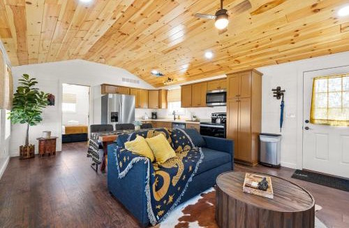 Williamstown House | Block of 7 Lodges at Eden Reserve - For Groups