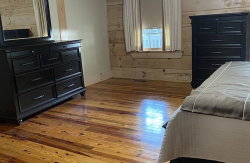 Camden Cabin | Blue Barn Lodge Unit 3 Scenic Horse Viewing Retreat