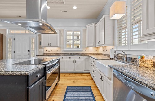 Morehead City Condo | Blue Bowline - Beaufort Convenience, Boat and Pet Friendly!