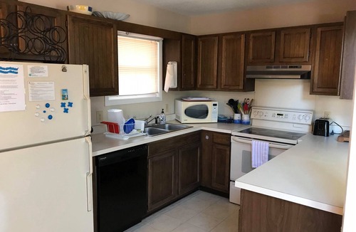 Oak Island Cottage | Blue Dolphin Beach Cottage - Short Walk to Beach and Many New Updates